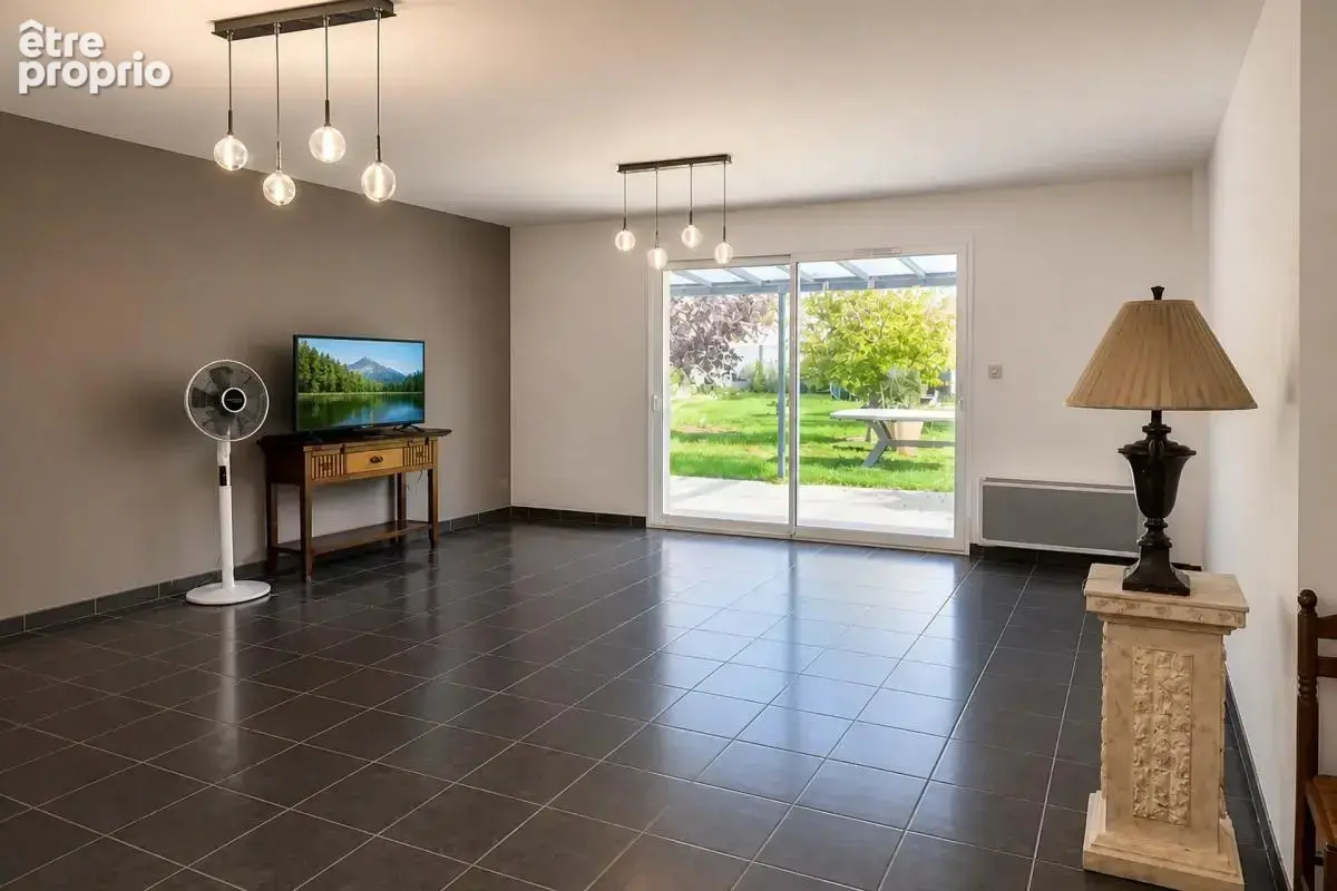 Maison de 5 pièces de 110 m² à Val-de-Livenne - photo 5