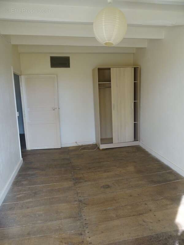 Maison à CHERVES-CHATELARS