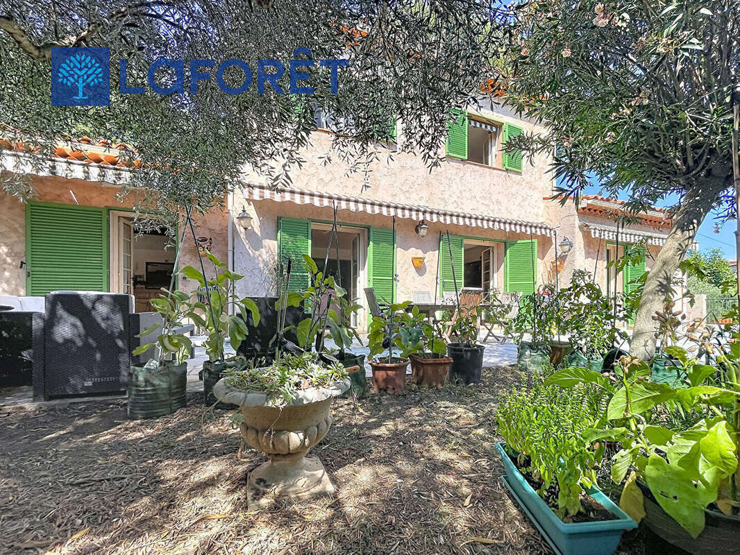 Maison Cagnes Sur Mer 9 pièce(s) 200 m2 - photo 5