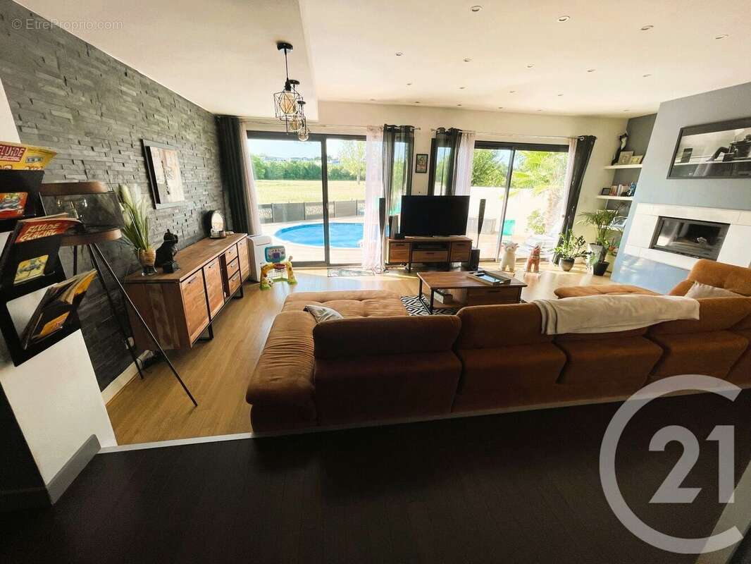 Maison à CHAMPNIERS