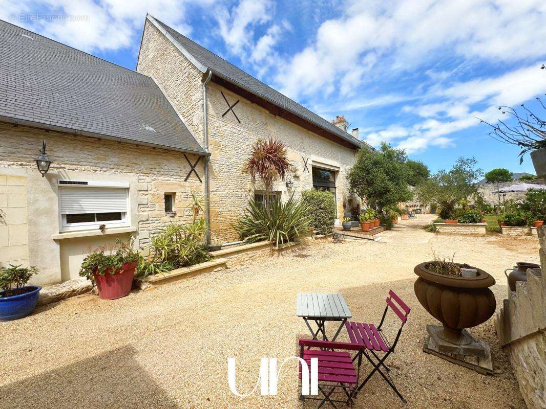 Maison à SAINTE-CROIX-SUR-MER