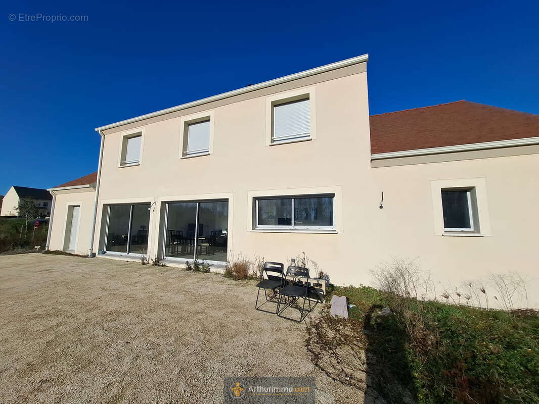 Maison à CRECY-LA-CHAPELLE