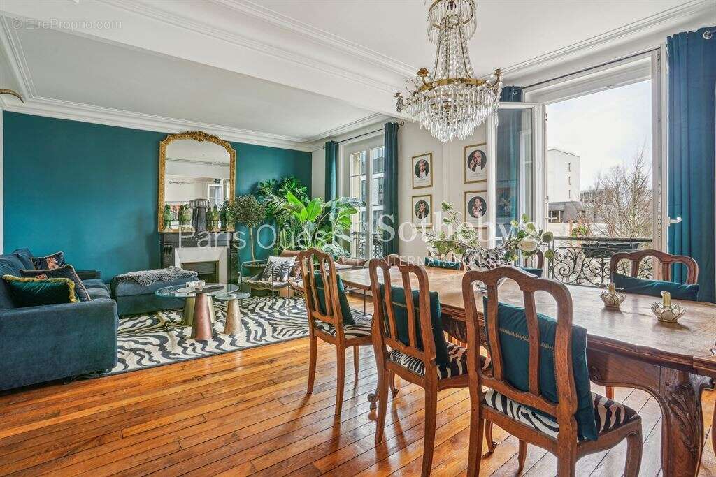 Appartement à NEUILLY-SUR-SEINE