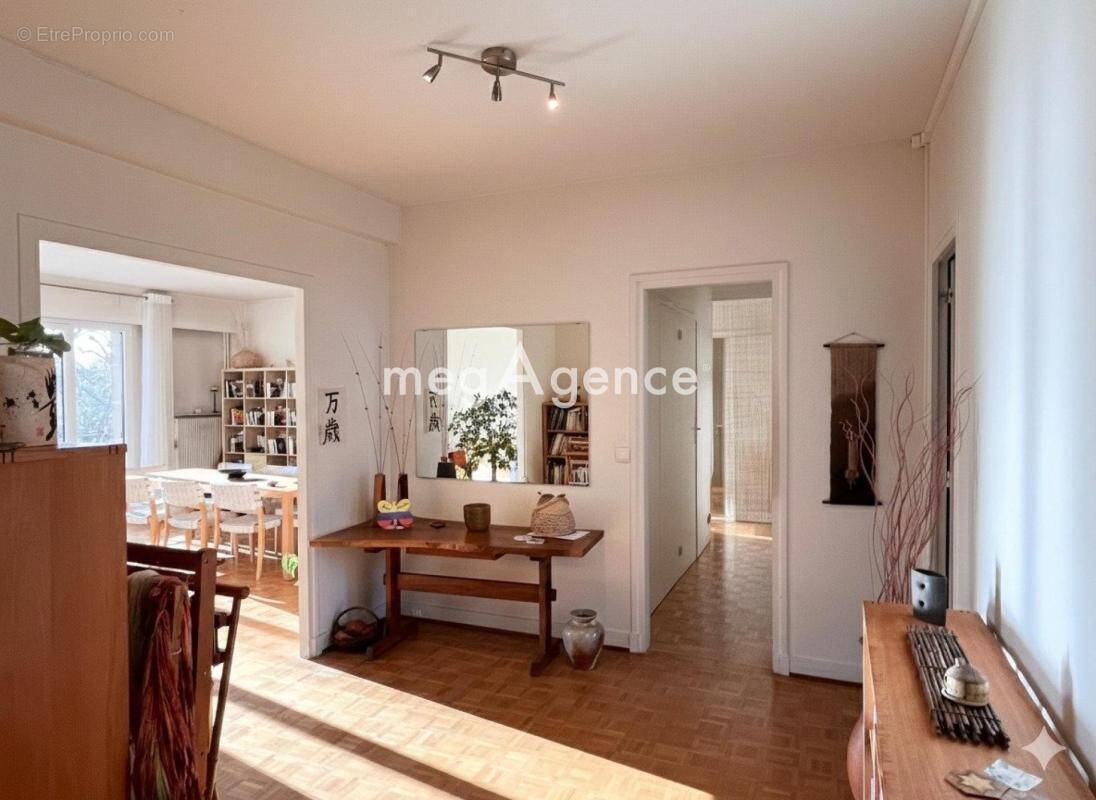 Appartement à SAINT-NOM-LA-BRETECHE