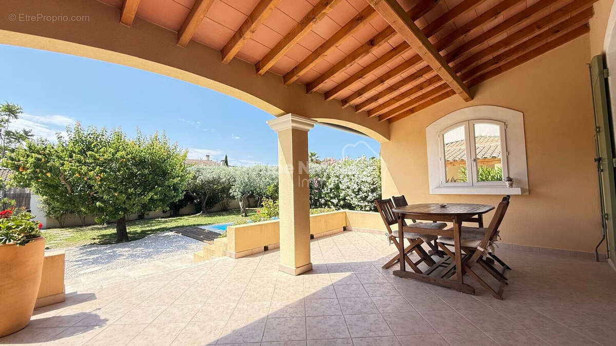 Maison à SAINT-SATURNIN-LES-AVIGNON