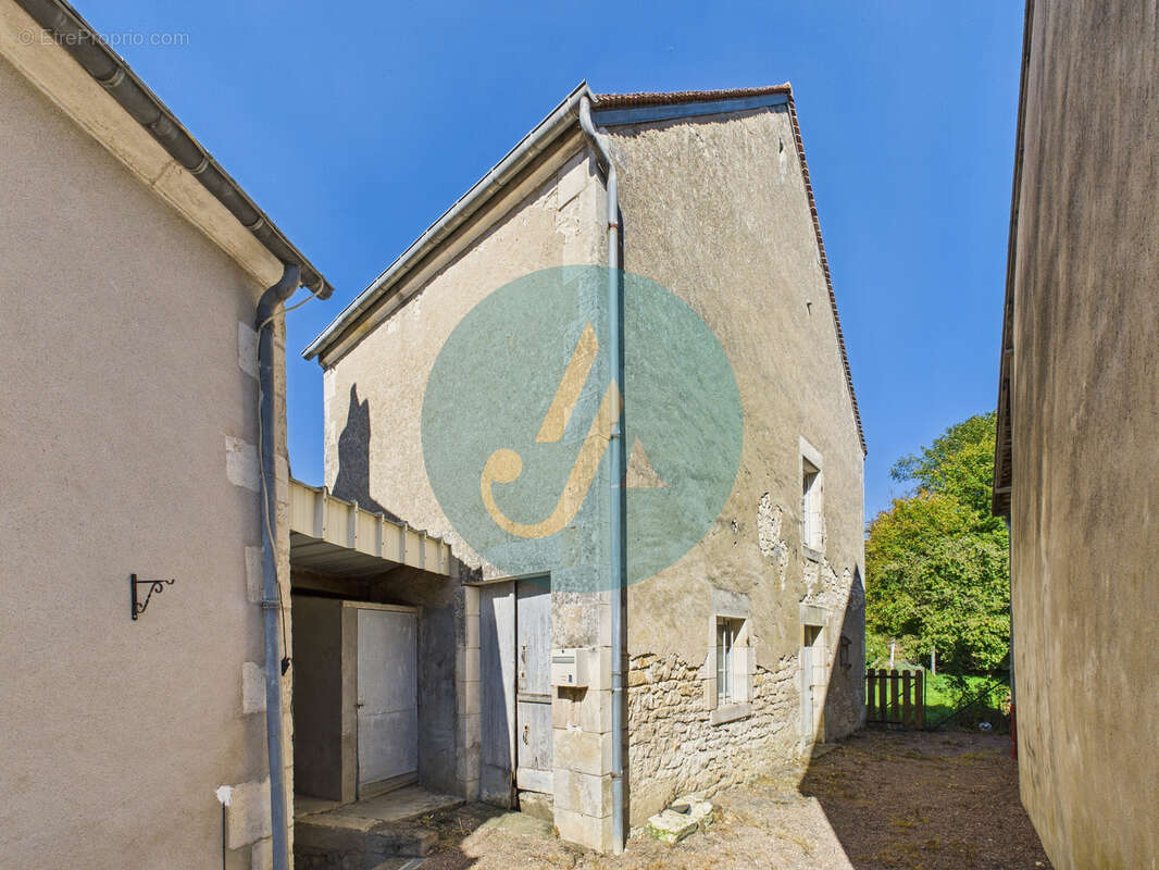 Maison à MESVES-SUR-LOIRE