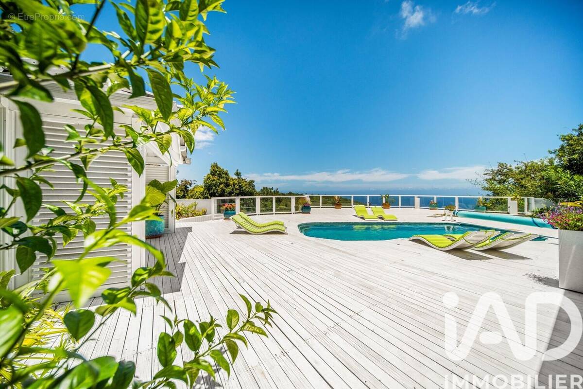 Photo 1 - Maison à SAINT-DENIS