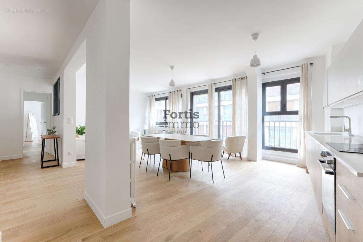 Appartement à PARIS-16E