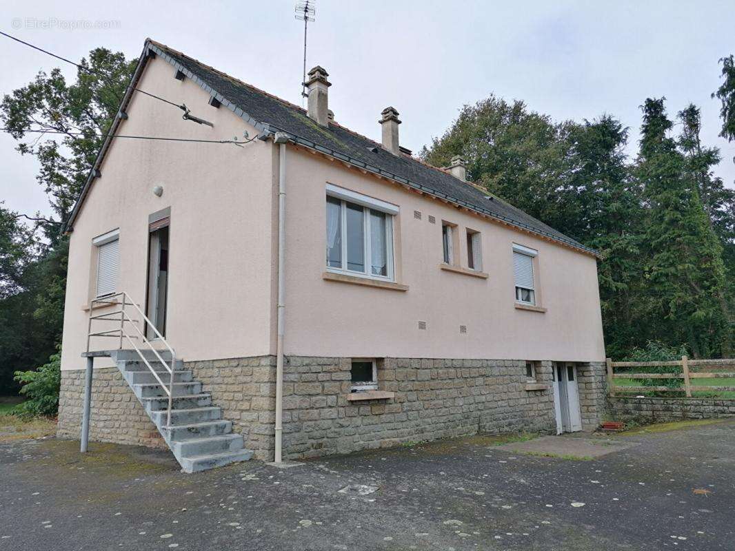 Maison à SAINT-SERVANT