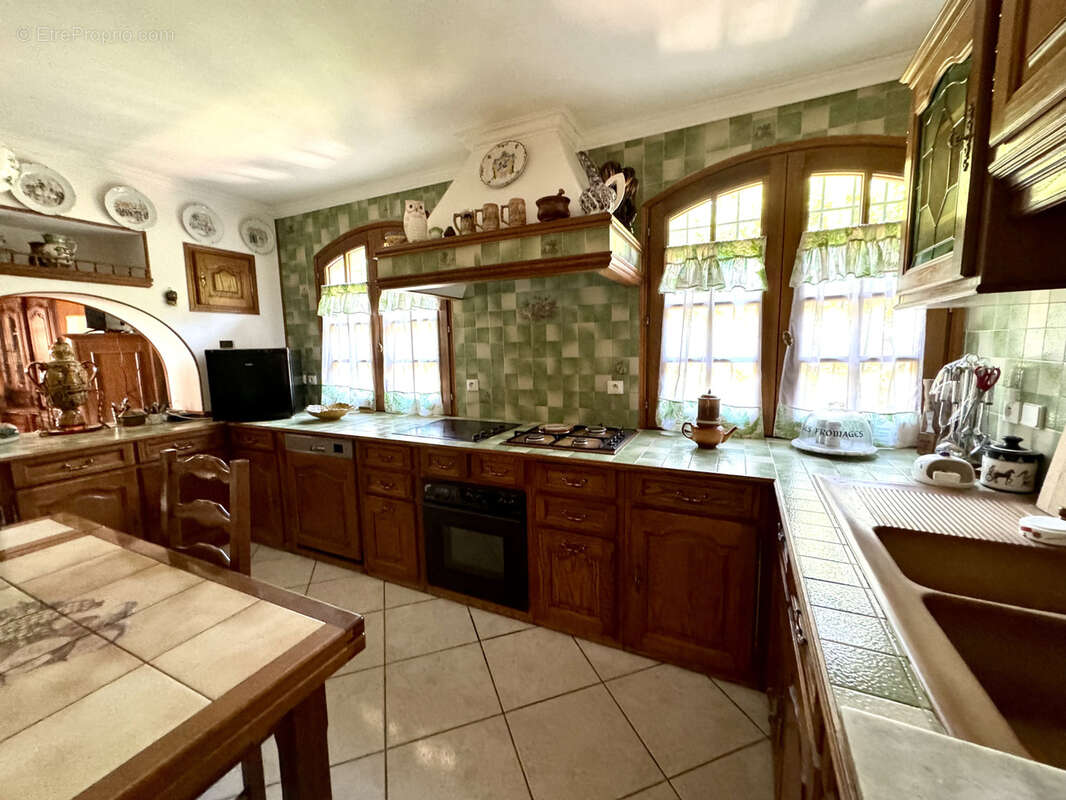 Maison à LES ISSAMBRES