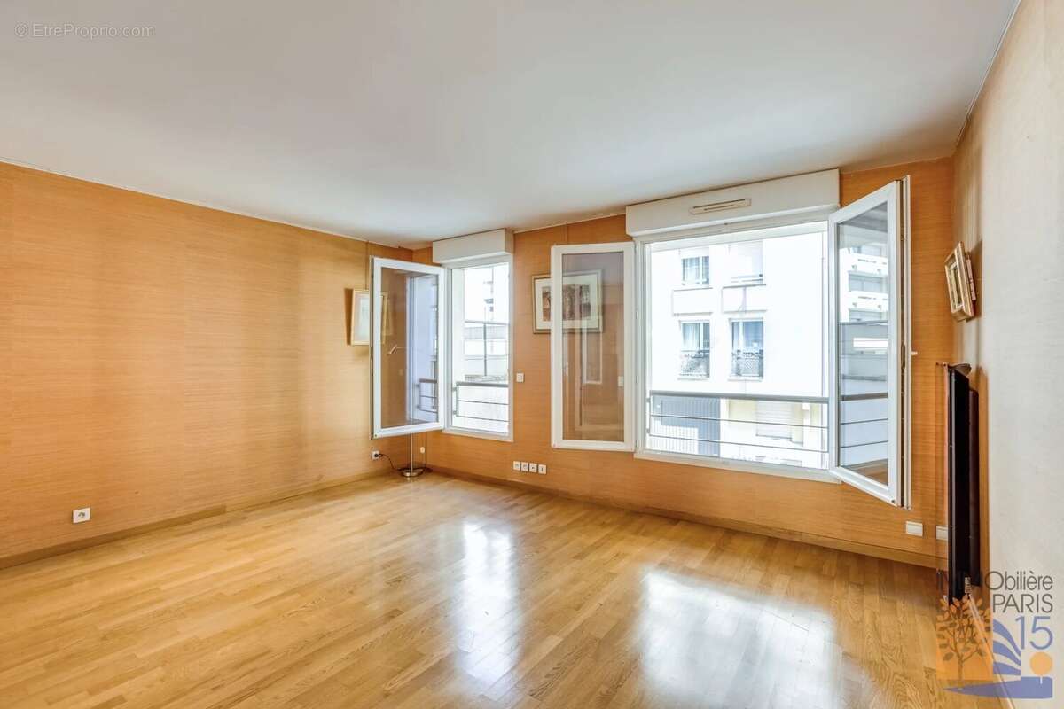 Appartement à PARIS-15E