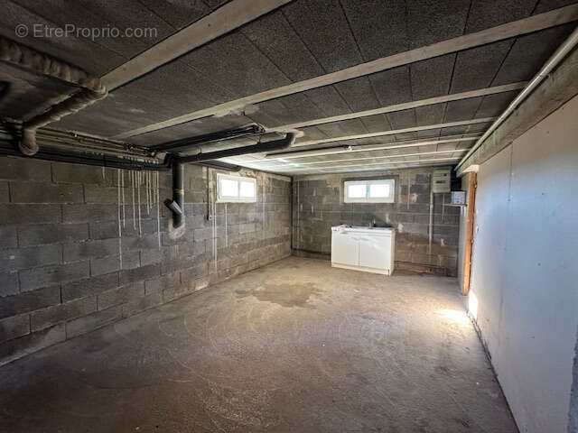 Maison à CHASTELLUX-SUR-CURE