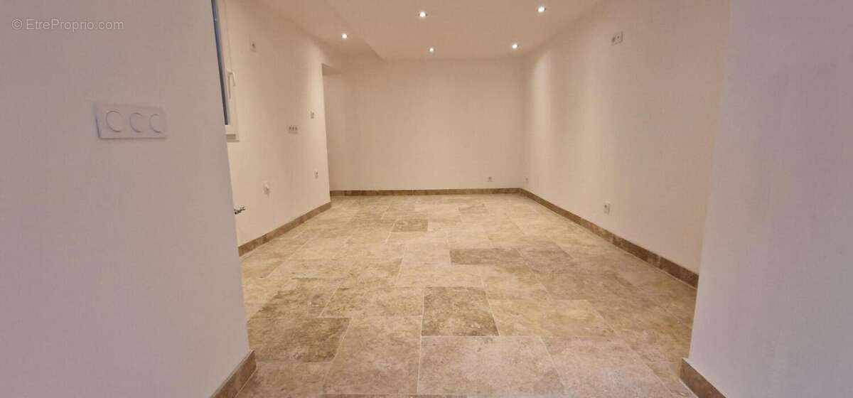 Appartement à L'ISLE-SUR-LA-SORGUE