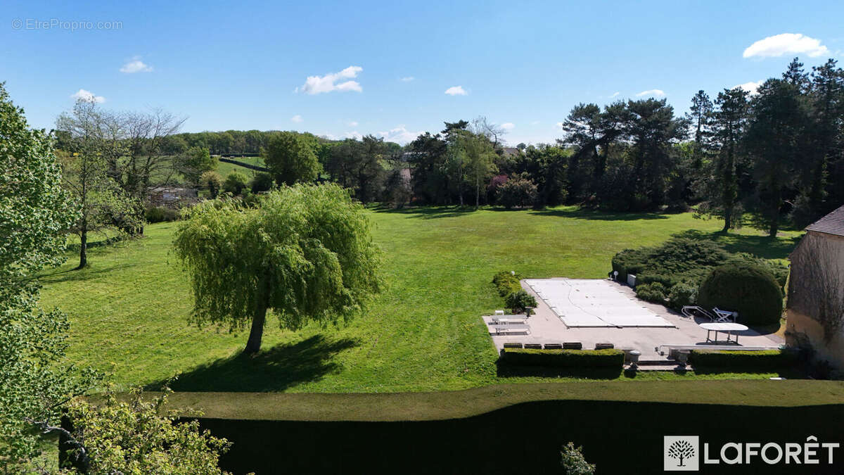 Maison à GENNETINES