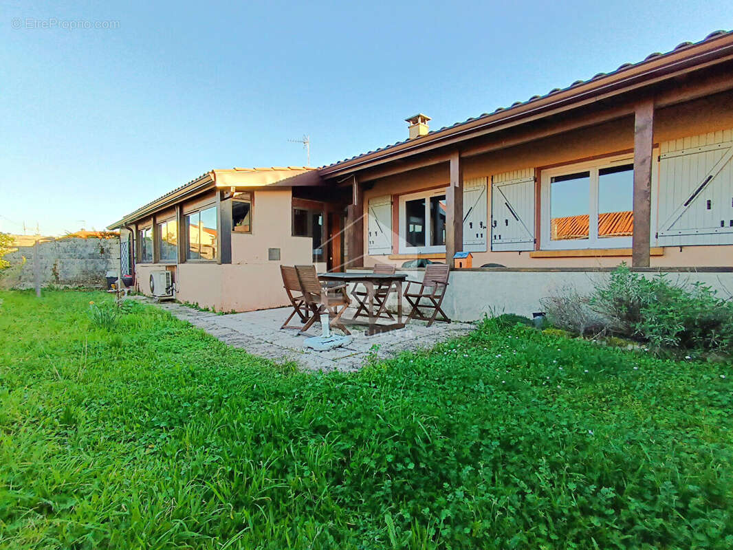 Maison à VILLENAVE-D'ORNON