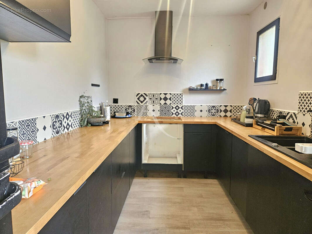 Maison à CERE-LA-RONDE