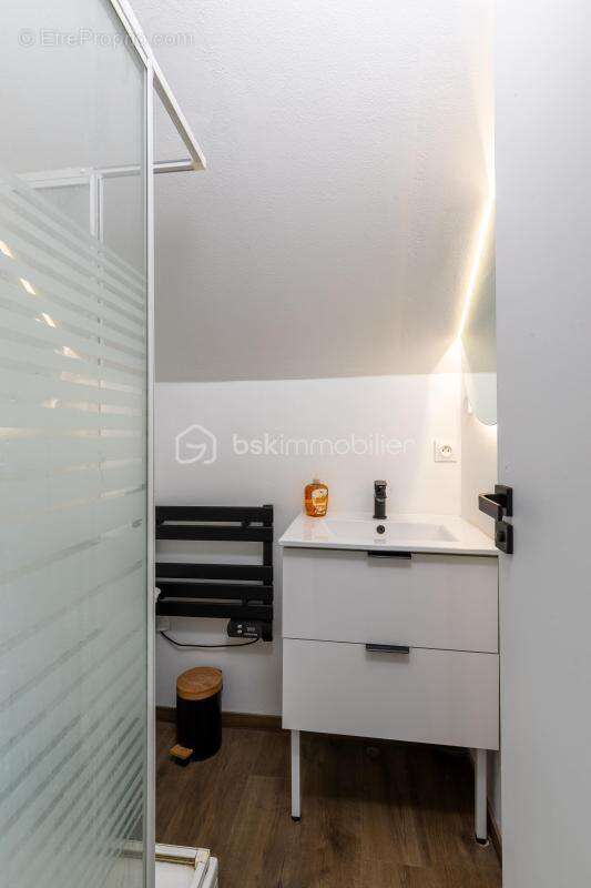 Appartement à PEROY-LES-GOMBRIES