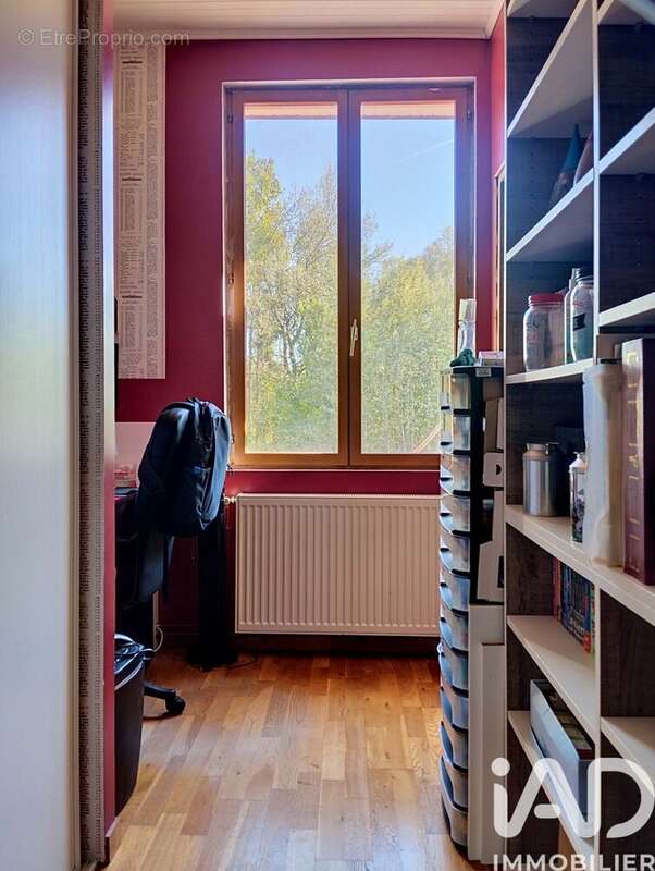 Maison 142 m² à Bourg-Et-Comin  - photo 9