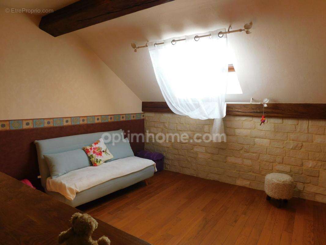 Is-sur-tille - maison atypique - 6 pièces - 3 chambres - 110 m² habitables - photo 9