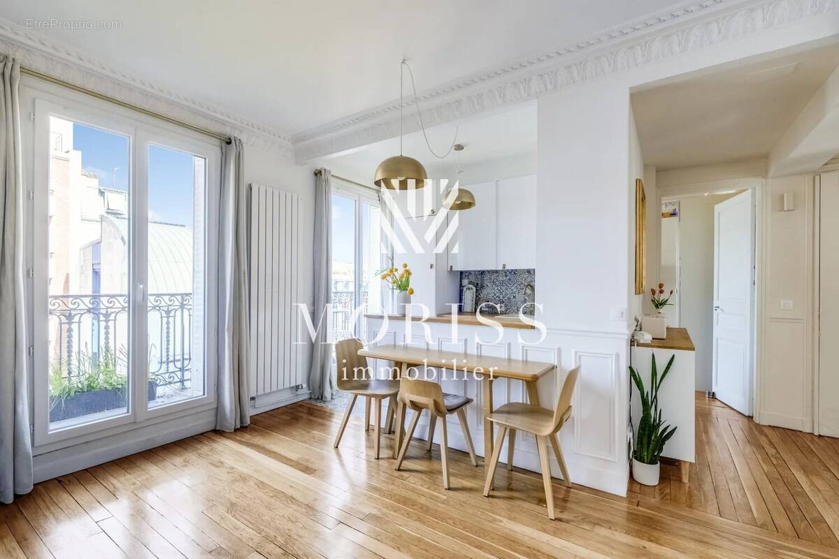 Appartement à PARIS-17E