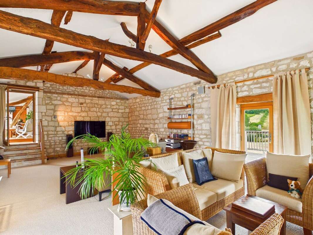 Élégante Ferme en Pierre avec Piscine de 18 m et 17 hectares à proximité de Gaillac - photo 8