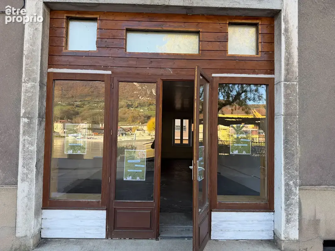 Local commercial 55 m² Rez-de-chaussée - photo 4