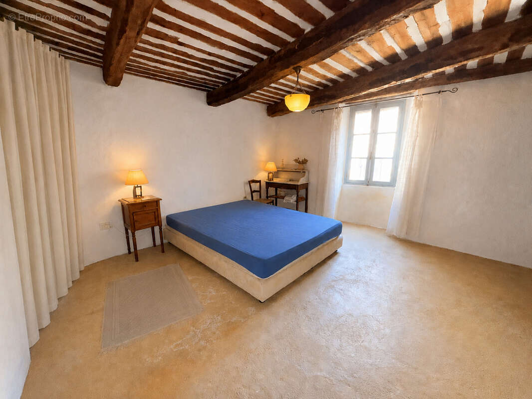 Maison familiale à vendre 7 pièces SAINT TRINIT (84) - Tropézienne avec vue sur les toits du village et la campagne environnante - photo 23