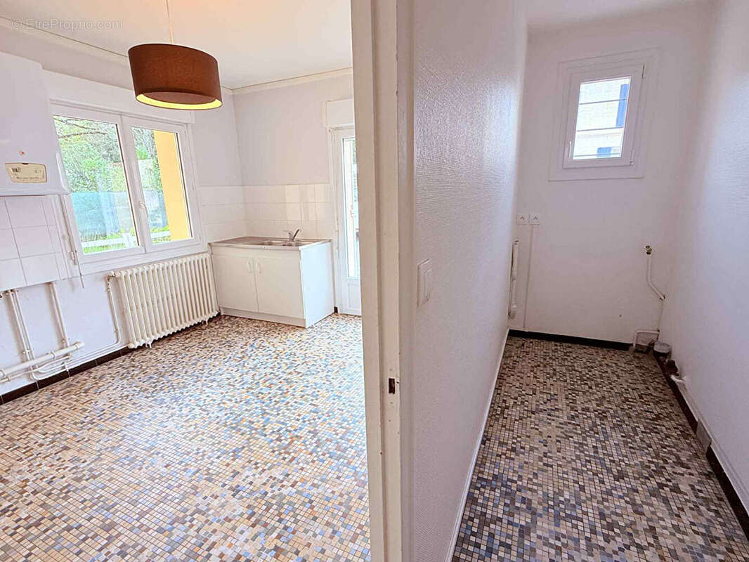 Maison à SAINT-SULPICE-ET-CAMEYRAC