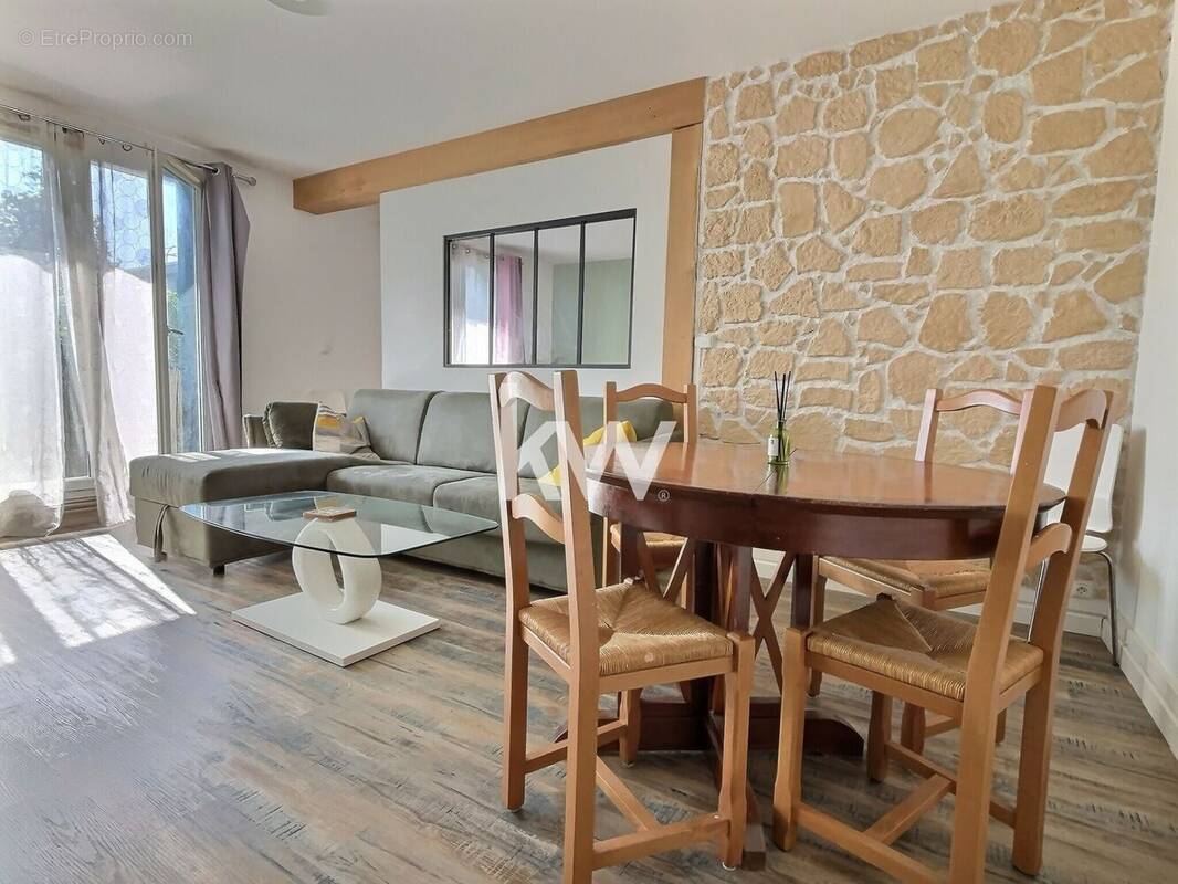 Appartement à MENNECY