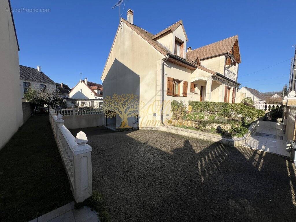 Maison à PONTAULT-COMBAULT