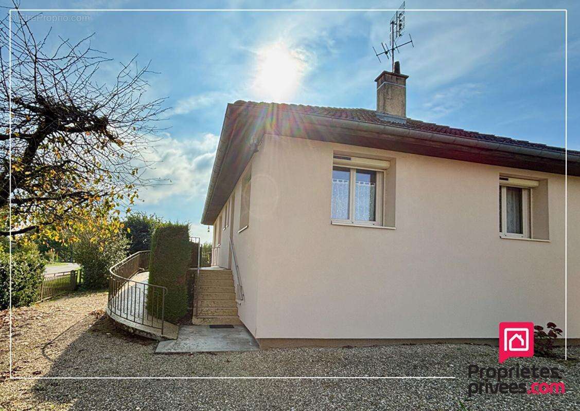 Maison à PIERRE-DE-BRESSE