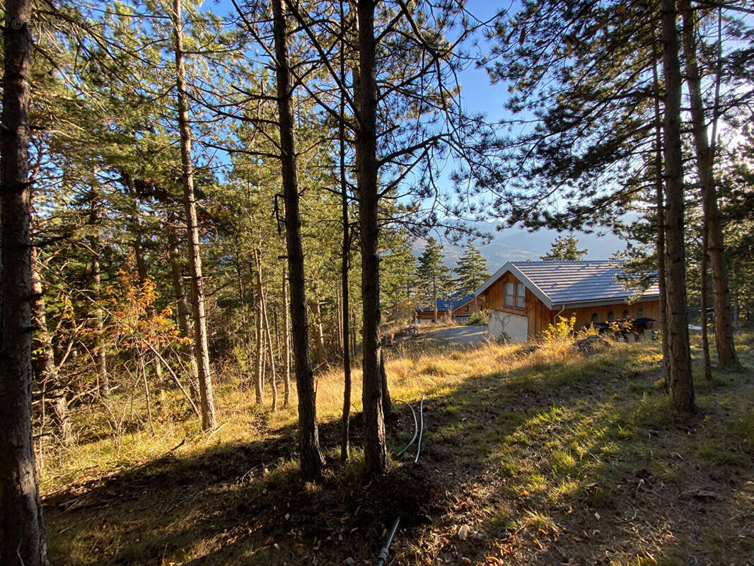Terrain à EMBRUN