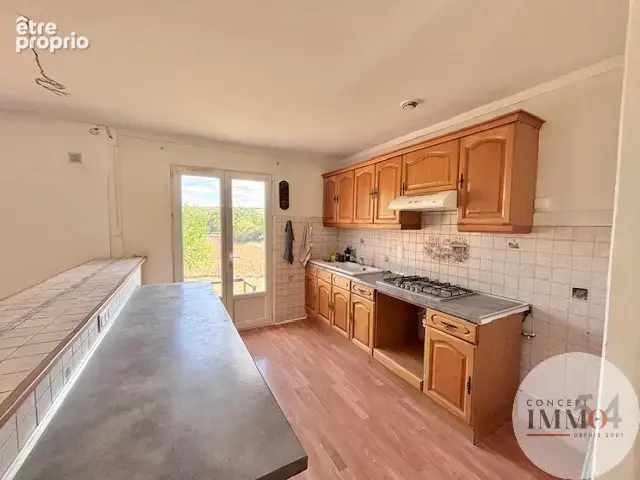 Le calme, un jardin sans vis-à-vis et un beau potentiel : cette maison n'attend plus que vous ! - photo 3