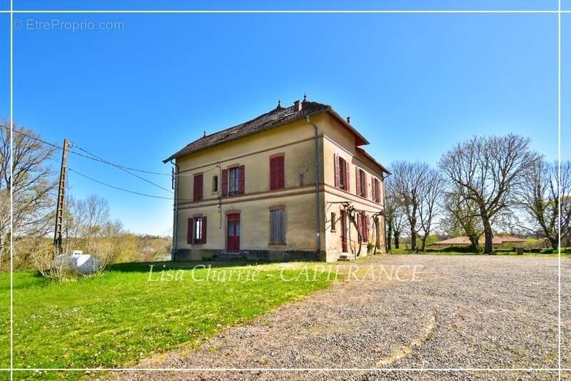 Maison à LE HOUGA