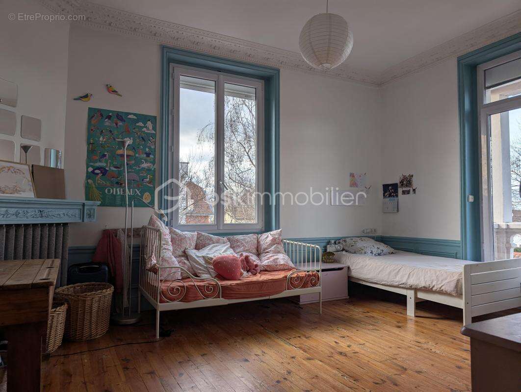 Maison à MONTROND-LES-BAINS