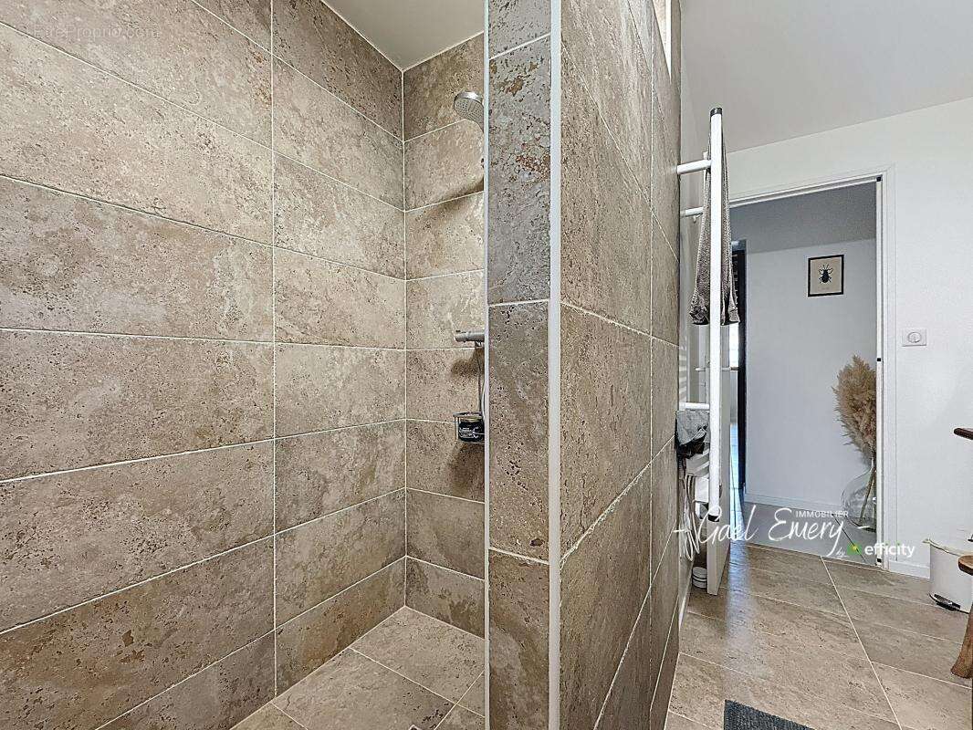 Maison à LE BREIL-SUR-MERIZE