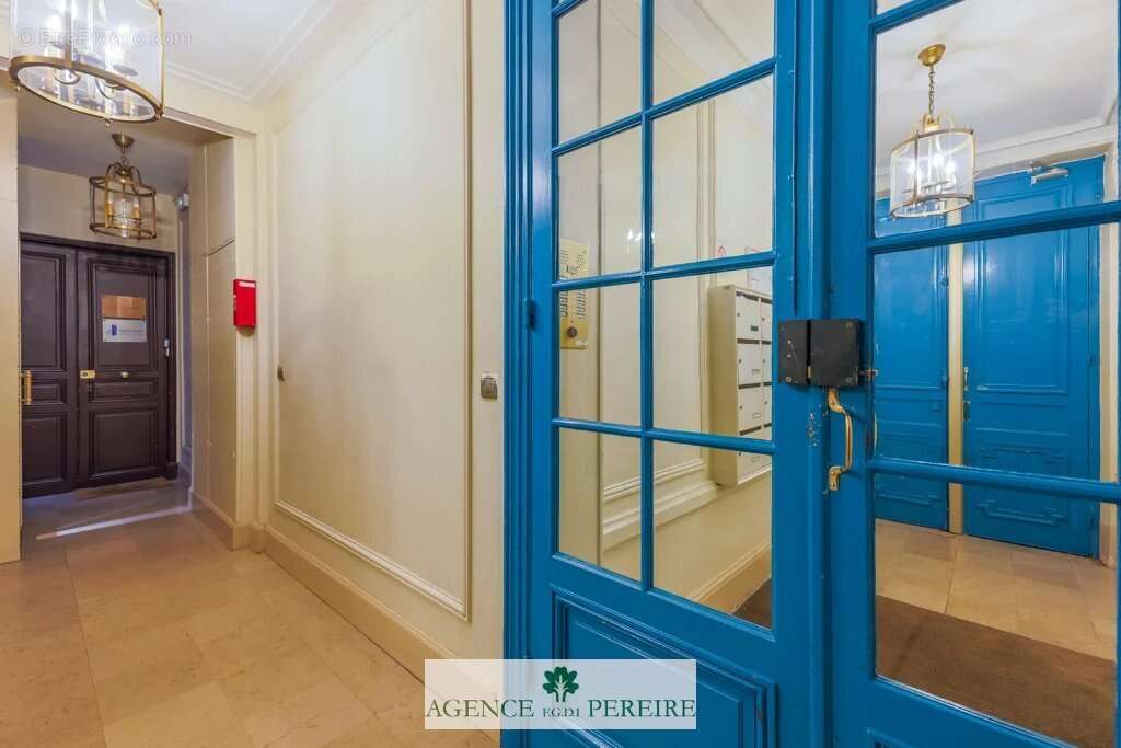 Appartement à PARIS-17E