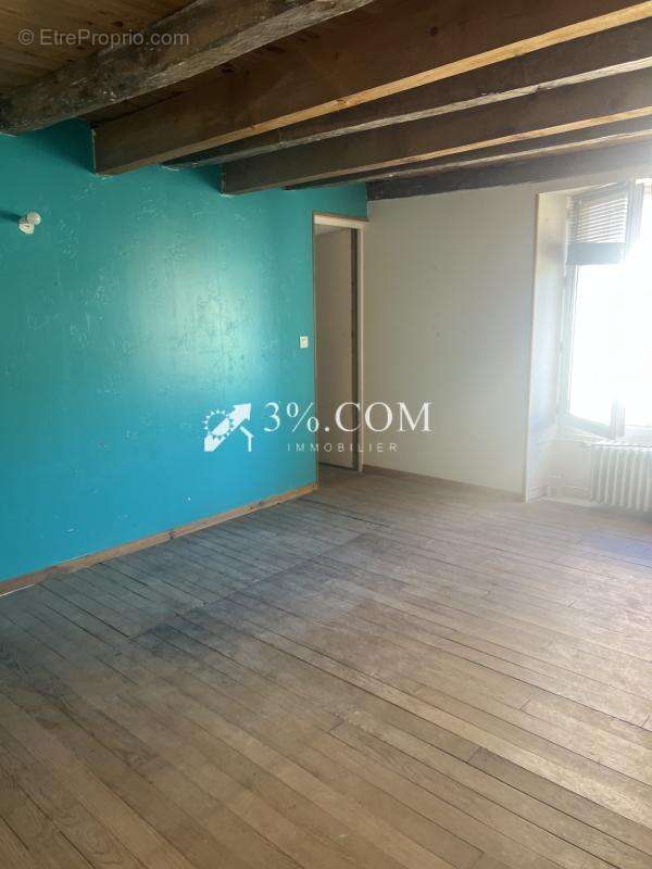 3%. com immobilier à  iteuil - photo 13