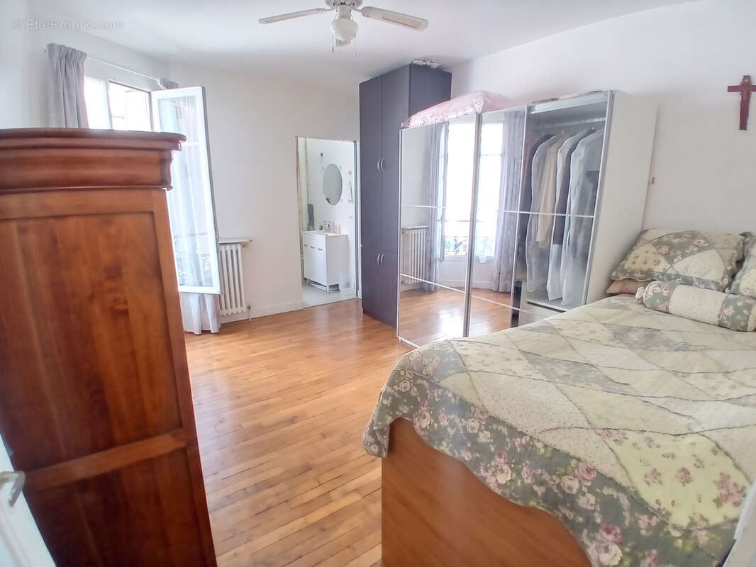 Appartement à PARIS-20E