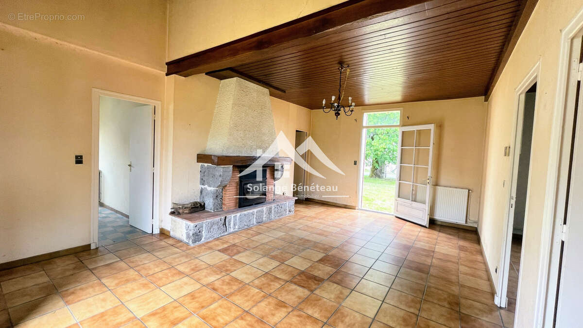 Maison à HOUEILLES