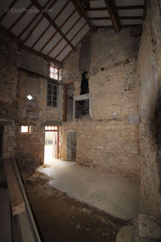 Maison à SAINT-PARDOUX-LA-RIVIERE