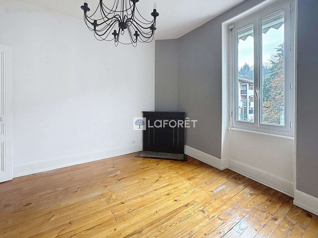 Appartement à BOURGOIN-JALLIEU