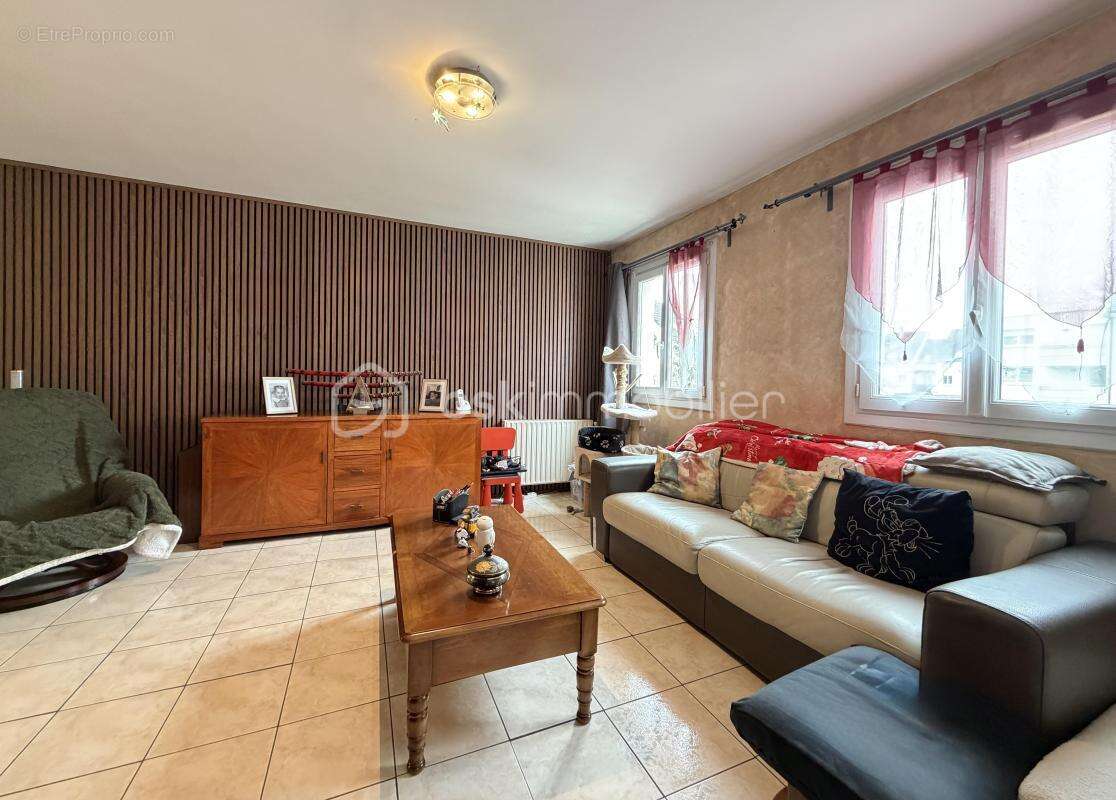 Appartement à EMERAINVILLE