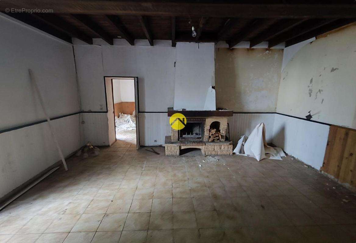 Maison à PRECY