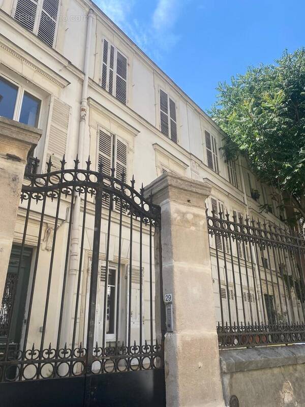 Appartement à PARIS-20E