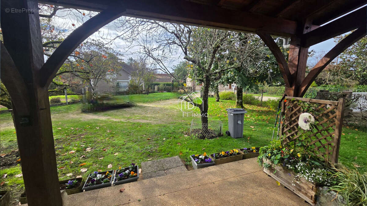 Maison à MONTPON-MENESTEROL