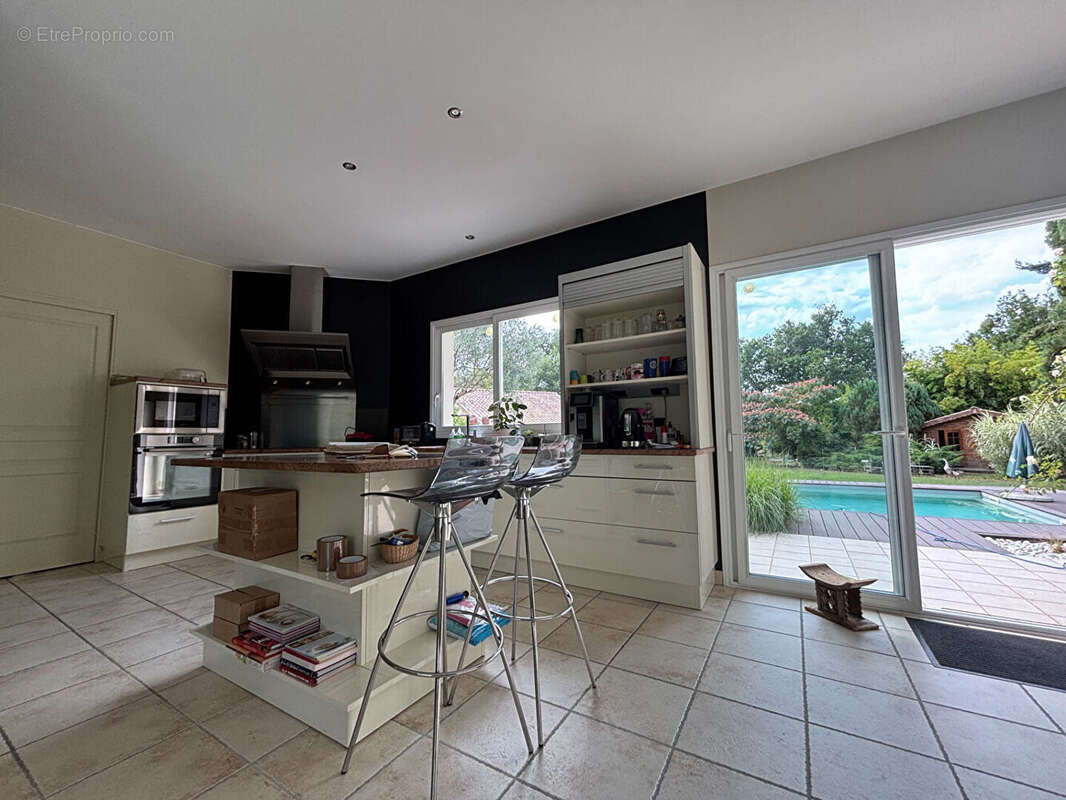 Magnifique maison de près de 200m² à Arcins - photo 4