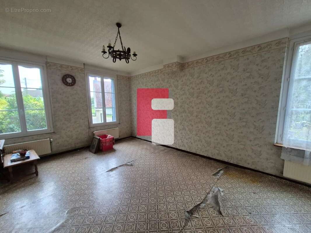 Maison à SAINT-FLAVY