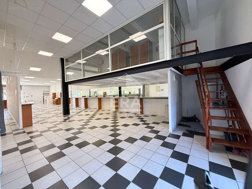 Local commercial 176m² à perpignan - photo 8