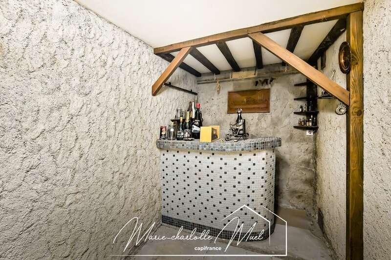 Maison à BAGE-LA-VILLE